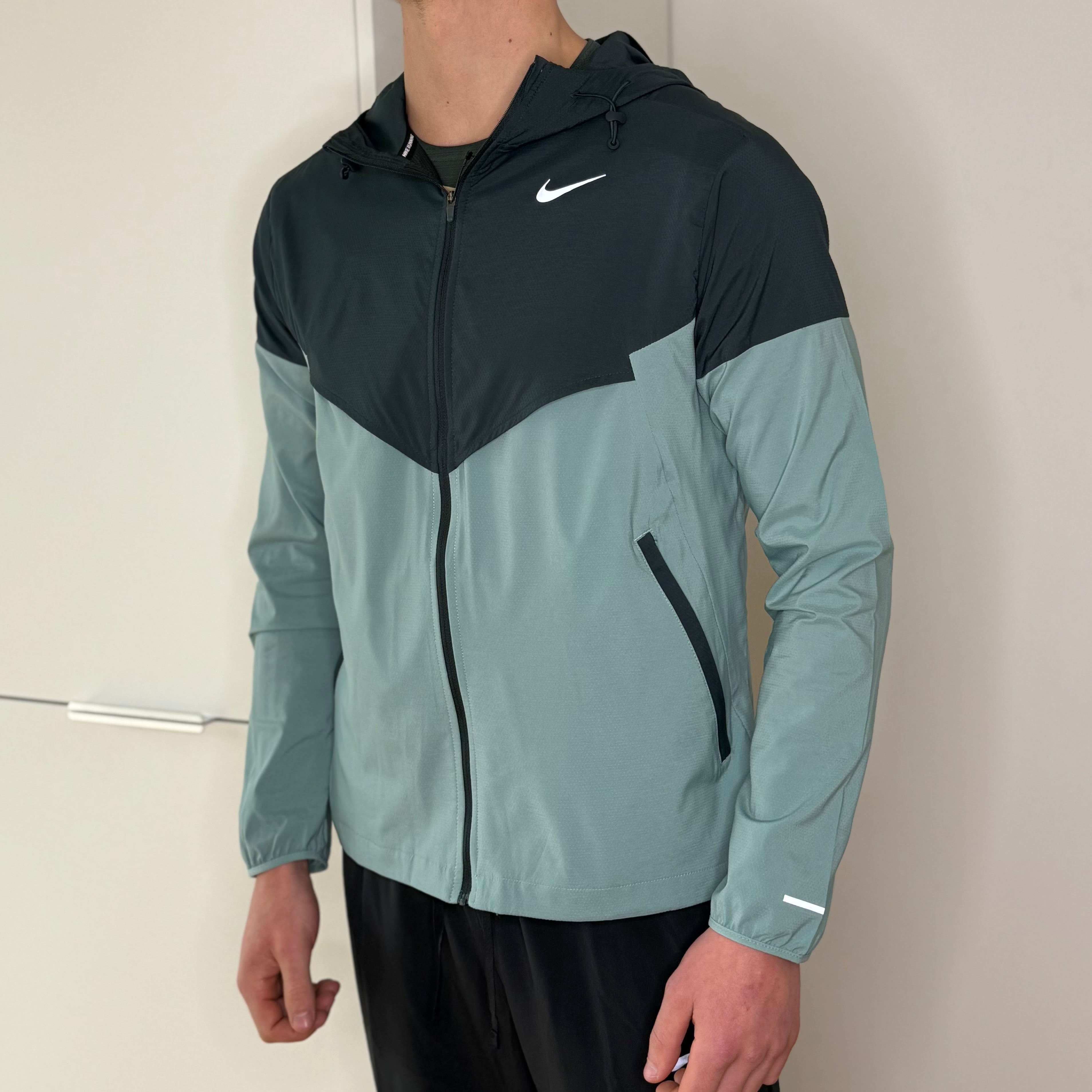 NIKE UV WINDBREAKER ‘SEAWEED’