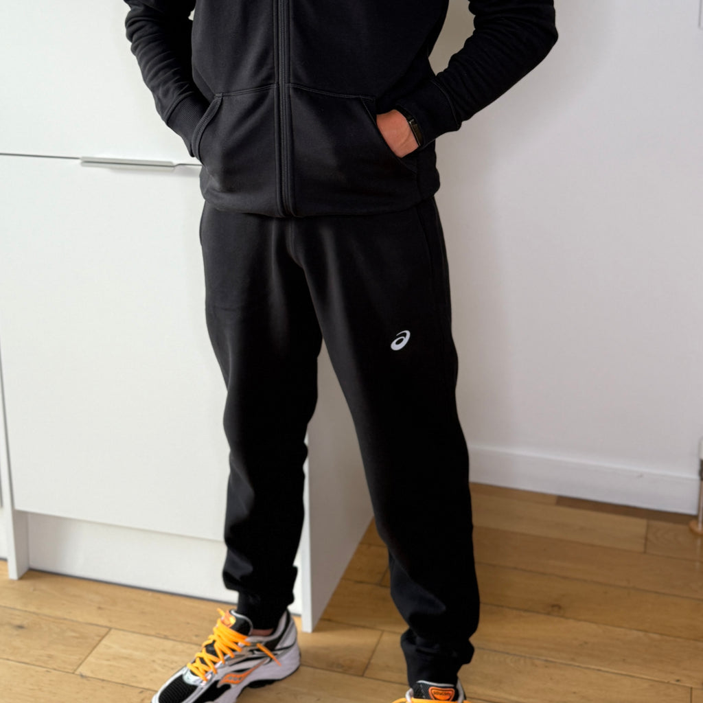 ASICS SPORT FLEECE TRACKSUIT ‘PERFORMANCE BLACK’