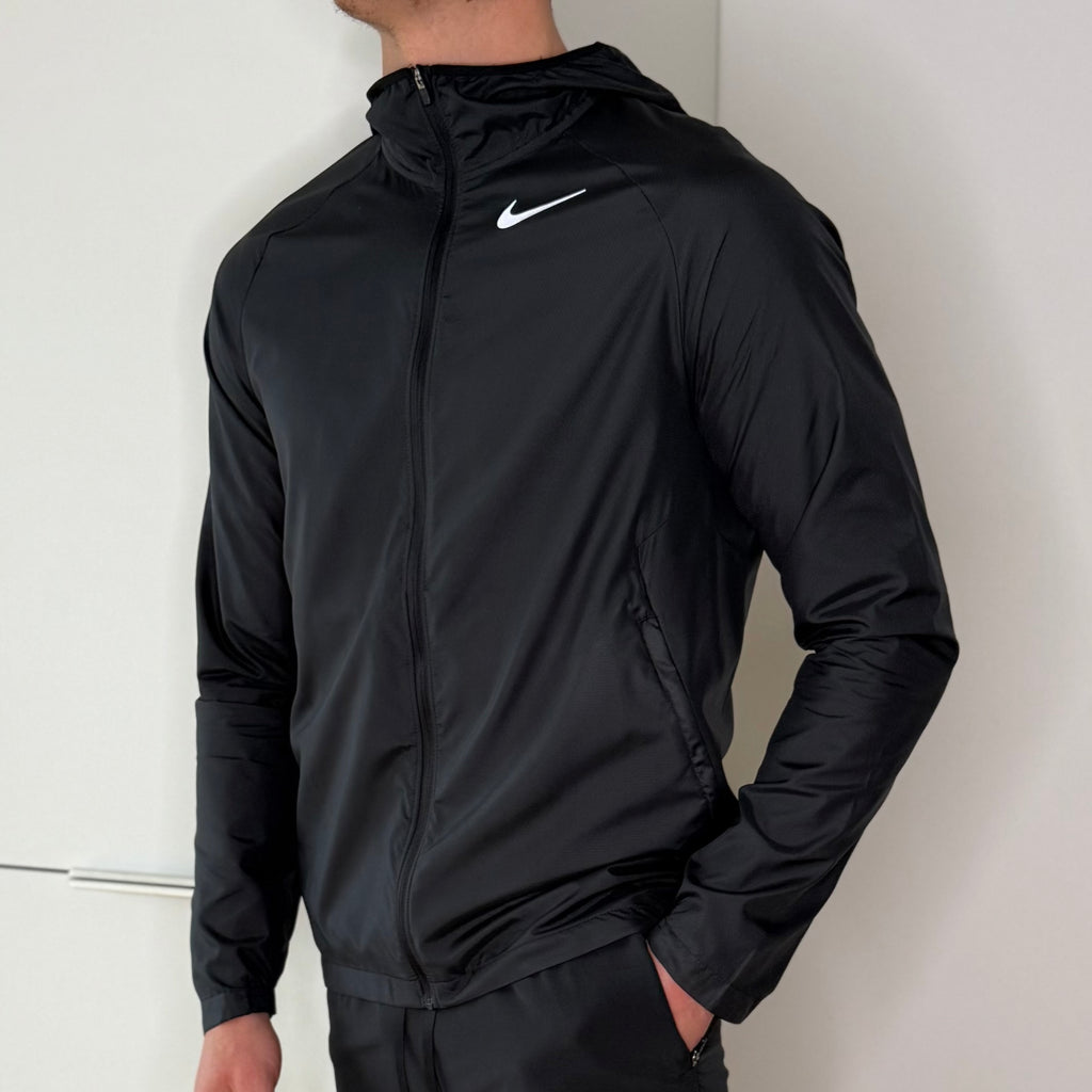 NIKE ESSENTIAL WINDBREAKER ‘BLACK’