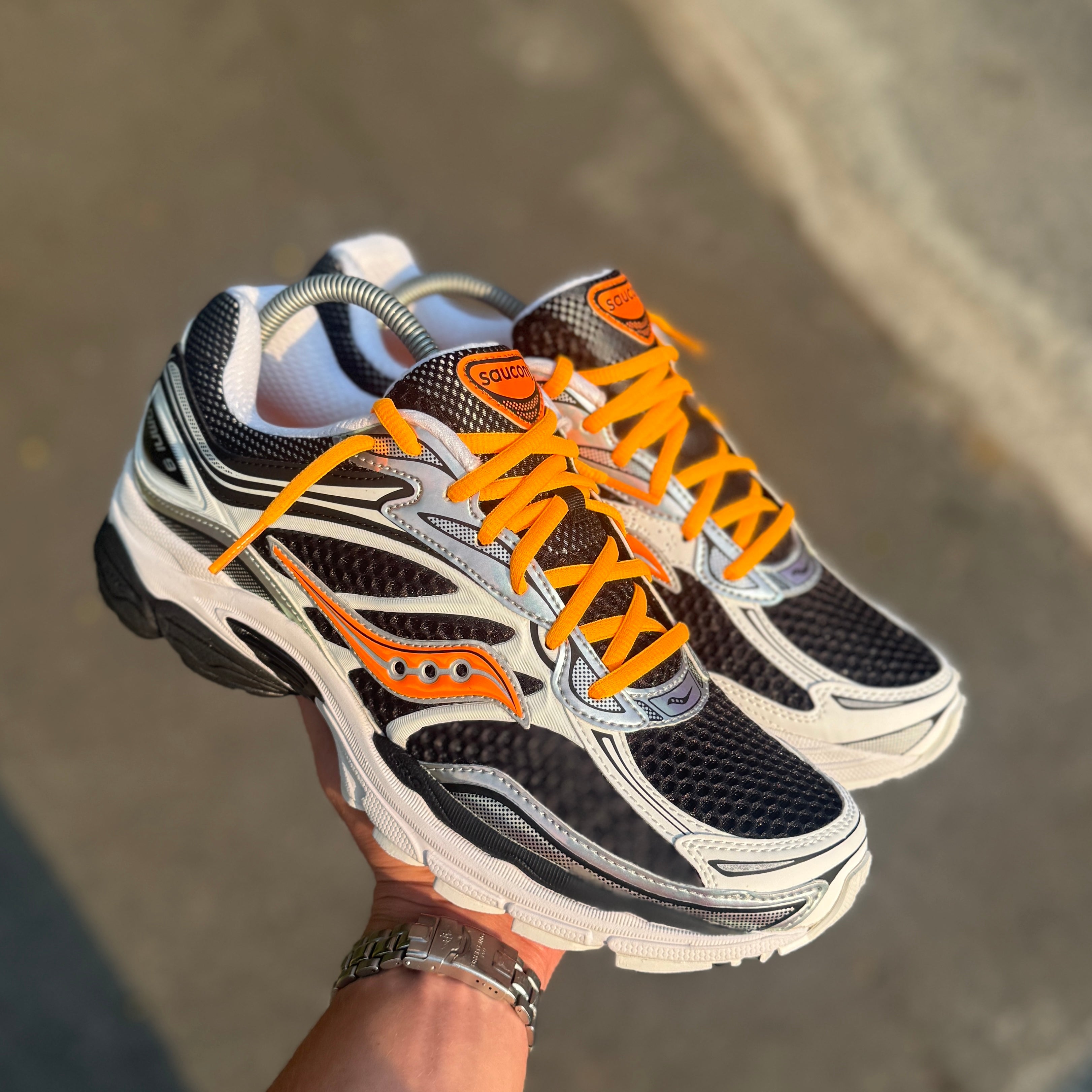 SAUCONY PRO GRID OMNI 9 ‘BLACK/ORANGE’