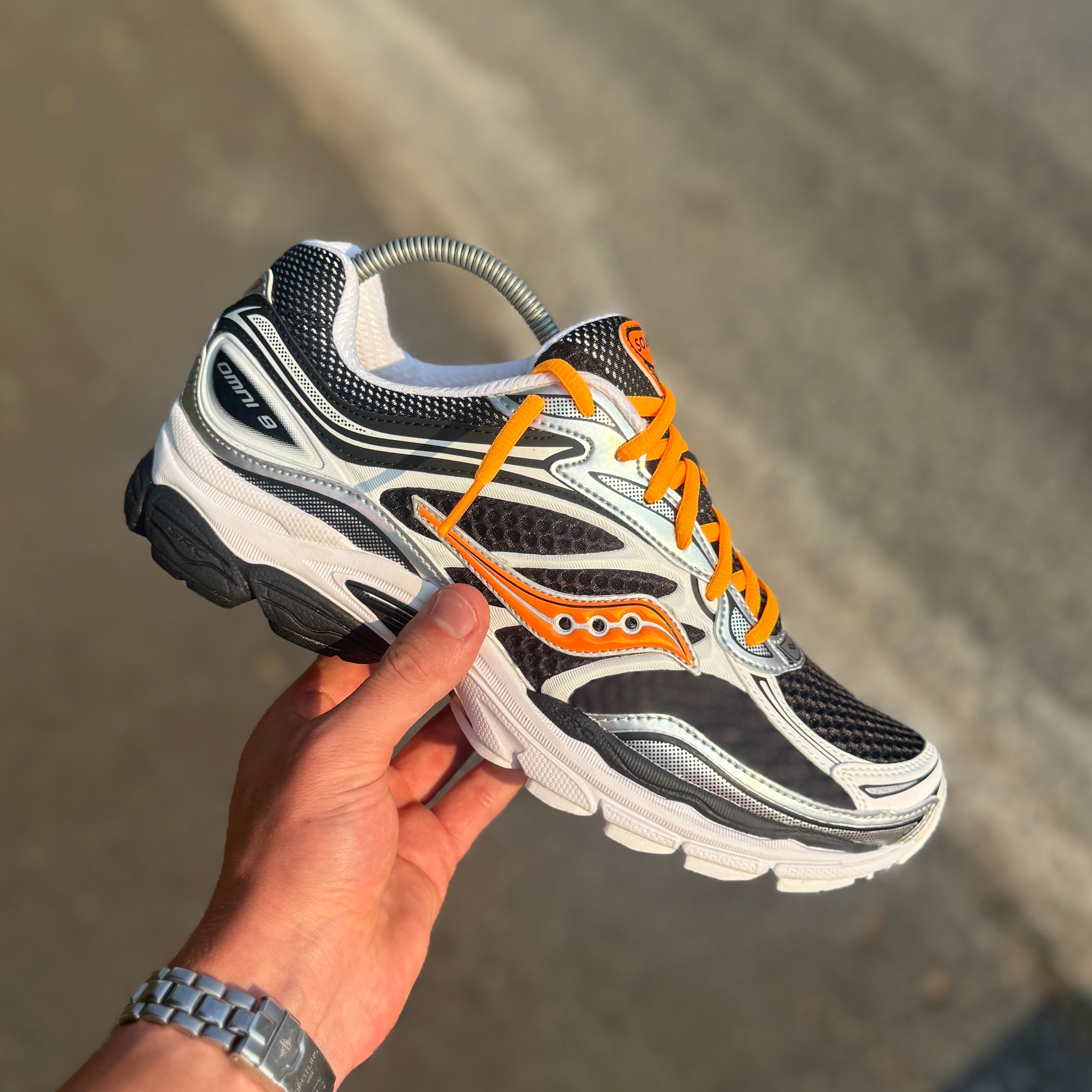 SAUCONY PRO GRID OMNI 9 ‘BLACK/ORANGE’