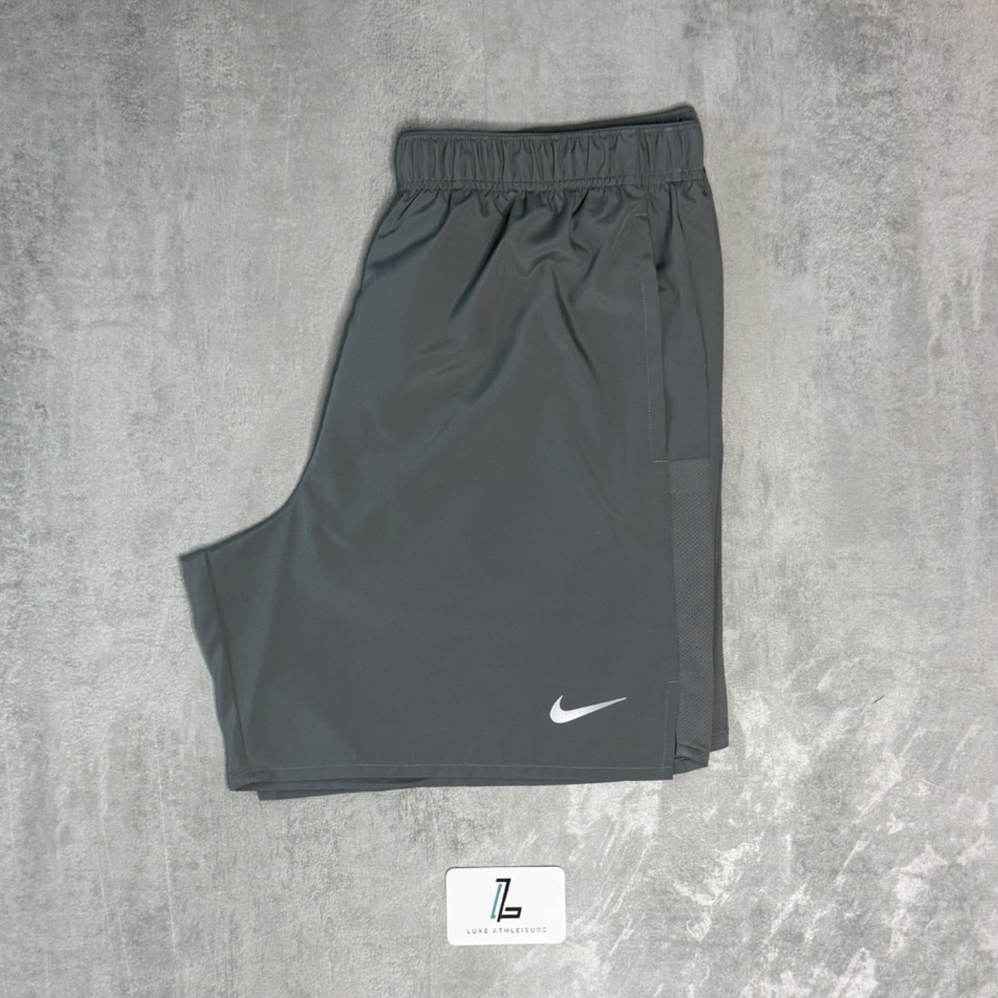 NIKE CHALLENGER SHORTS 18CM/7” ‘GREY’